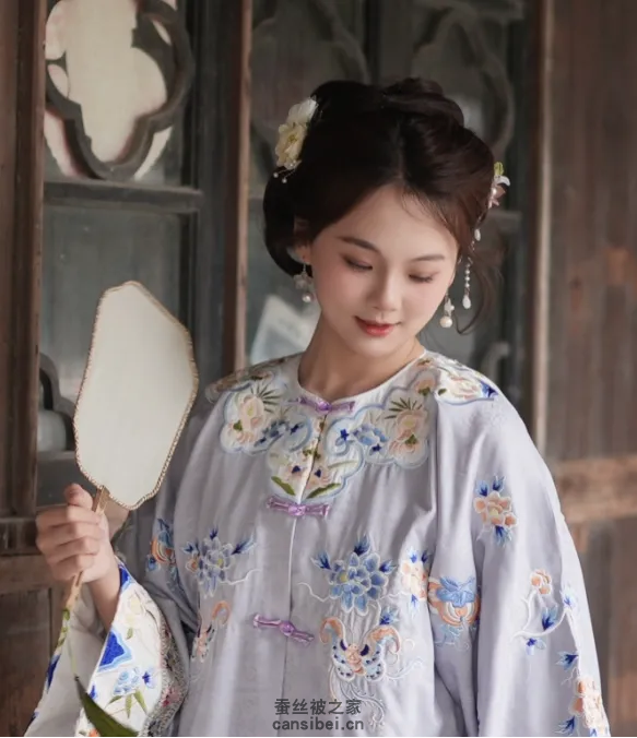 风姿绰约蚕花姑娘 郑宁玥